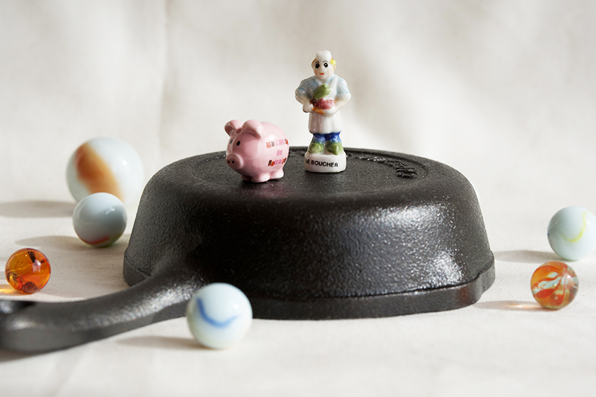 豚と肉屋のフェーヴ　スキレットの上　イメージ