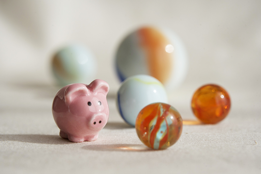 豚のフェーヴとビー玉　イメージ